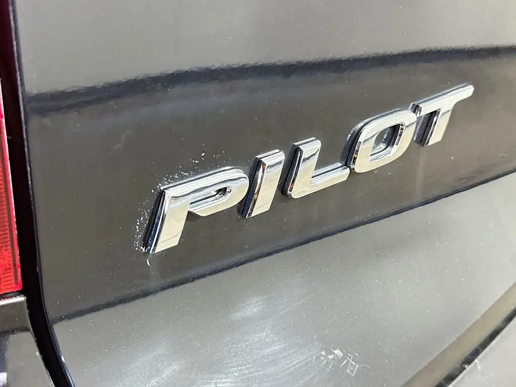 2016 Honda Pilot - $17,360