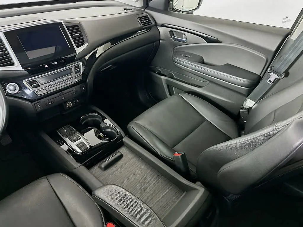 2016 Honda Pilot - $17,360