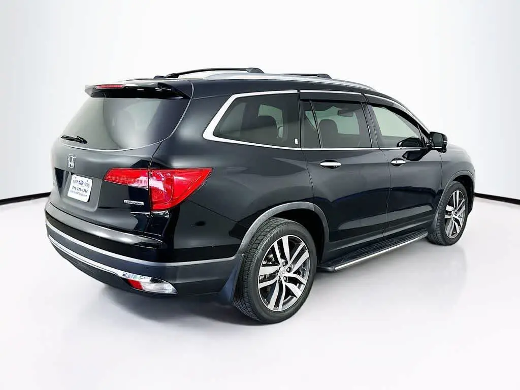 2016 Honda Pilot - $17,360