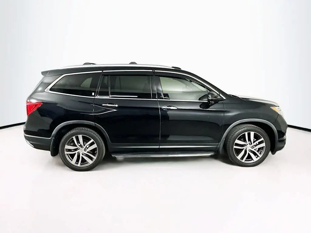 2016 Honda Pilot - $17,360