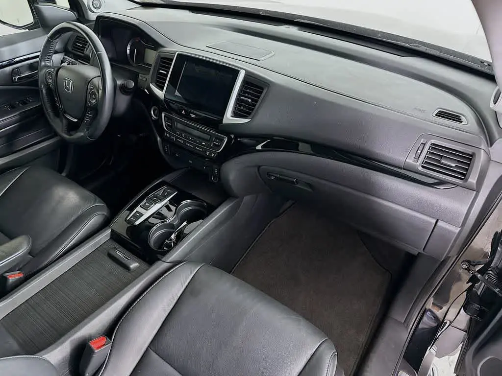 2016 Honda Pilot - $17,360