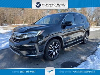 2020 Honda Pilot with Crystal Black Pearl Exterior