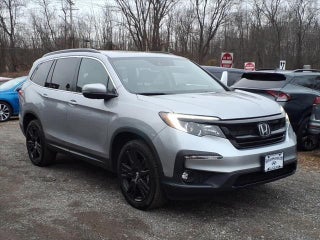 2022 Honda Pilot with Lunar Silver Metallic Exterior
