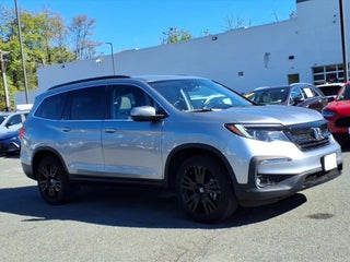 2022 Honda Pilot with Lunar Silver Metallic Exterior