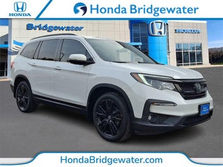 2022 Honda Pilot with Platinum White Pearl Exterior