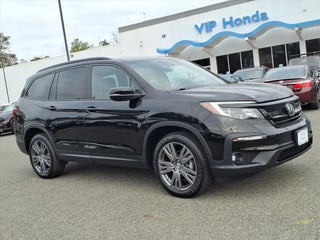 2022 Honda Pilot with Crystal Black Pearl Exterior