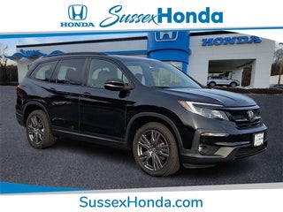 2022 Honda Pilot with Crystal Black Pearl Exterior