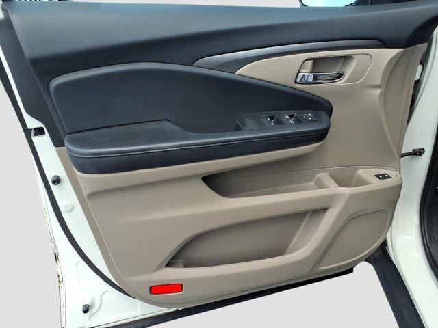 2017 Honda Pilot - $16,475