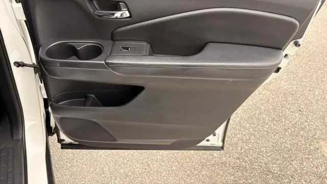 2019 Honda Pilot Touring w/Rear Captain's Chairs