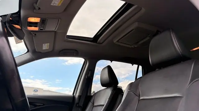 2019 Honda Pilot Touring w/Rear Captain's Chairs