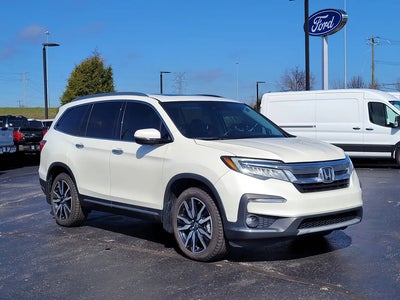 2019 Honda Pilot AWD Touring 4DR SUV W/REAR Captain's Chairs