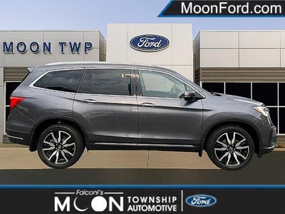 2019 Honda Pilot AWD Touring 4DR SUV W/REAR Captain's Chairs