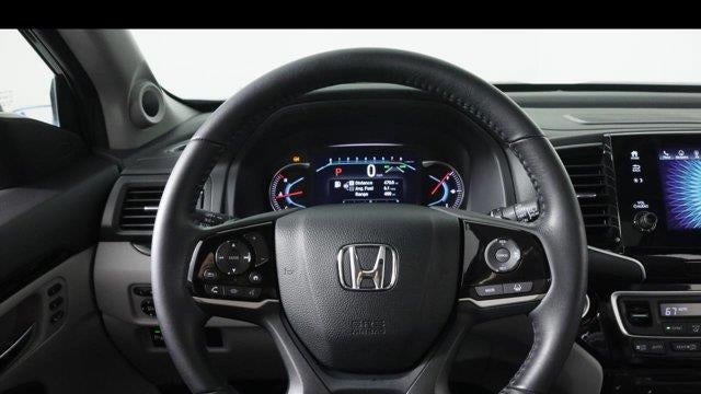 2021 Honda Pilot Touring w/Rear Captain's Chairs