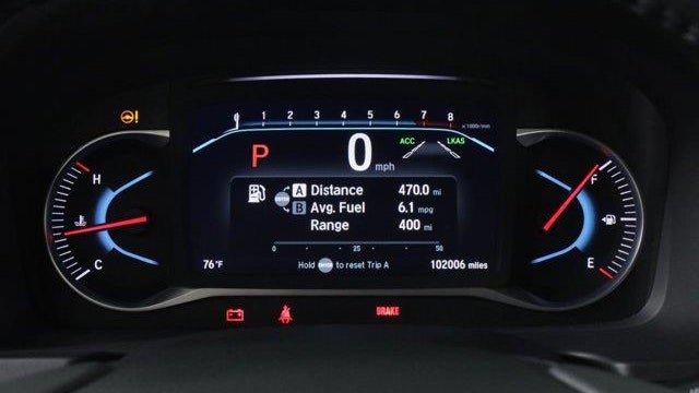 2021 Honda Pilot Touring w/Rear Captain's Chairs