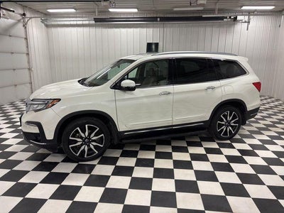 2019 Honda Pilot AWD Touring 4DR SUV W/REAR Captain's Chairs