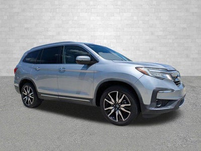2019 Honda Pilot AWD Touring 4DR SUV W/REAR Captain's Chairs