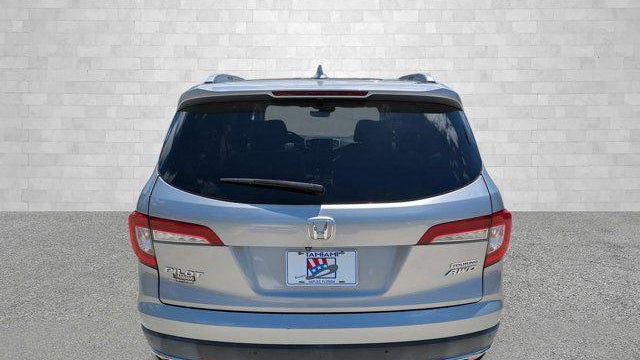 2019 Honda Pilot Touring w/Rear Captain's Chairs