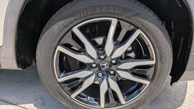 2019 Honda Pilot Touring w/Rear Captain's Chairs