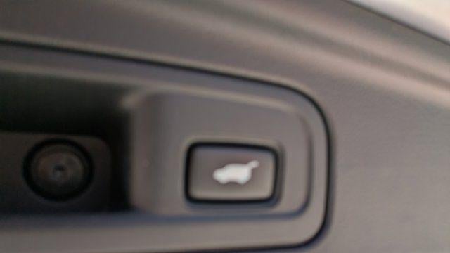 2019 Honda Pilot Touring w/Rear Captain's Chairs