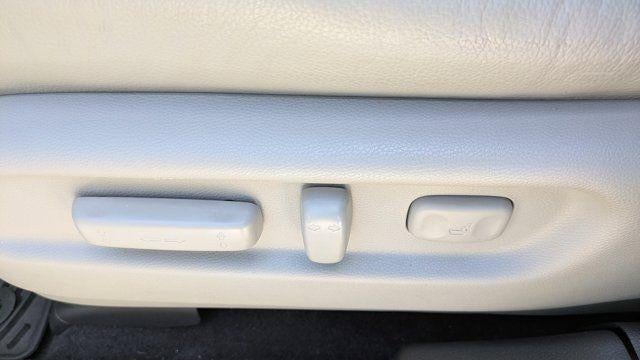 2019 Honda Pilot Touring w/Rear Captain's Chairs