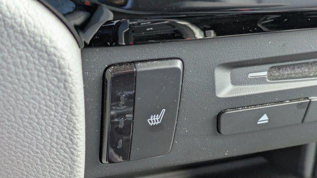 2019 Honda Pilot Touring w/Rear Captain's Chairs