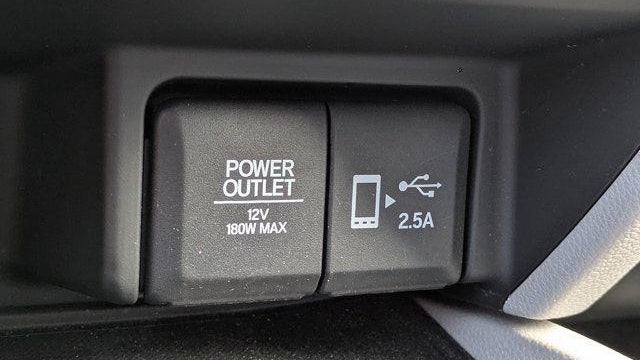 2019 Honda Pilot Touring w/Rear Captain's Chairs