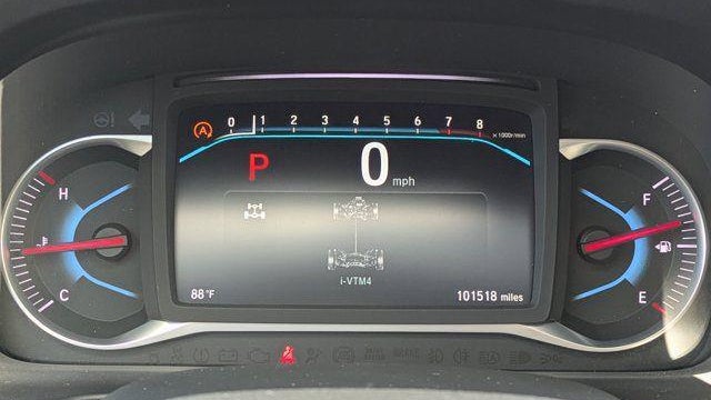 2019 Honda Pilot Touring w/Rear Captain's Chairs