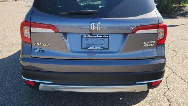 2020 Honda Pilot Touring w/Rear Captain's Chairs