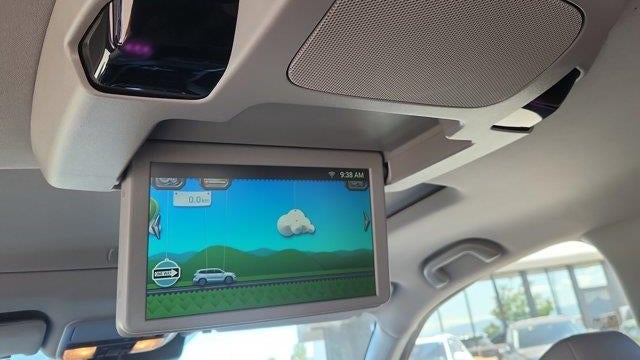 2020 Honda Pilot Touring w/Rear Captain's Chairs
