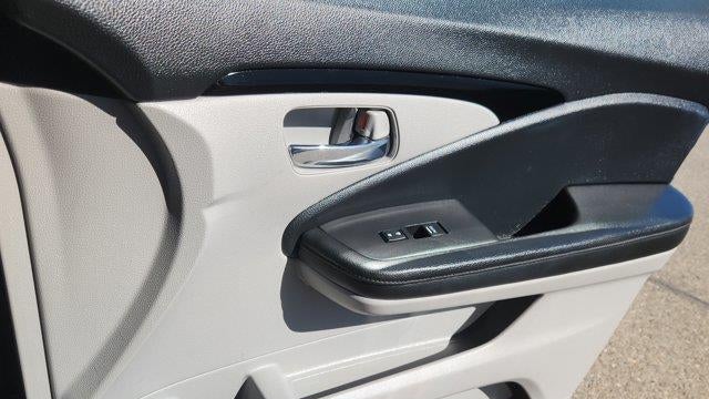 2020 Honda Pilot Touring w/Rear Captain's Chairs