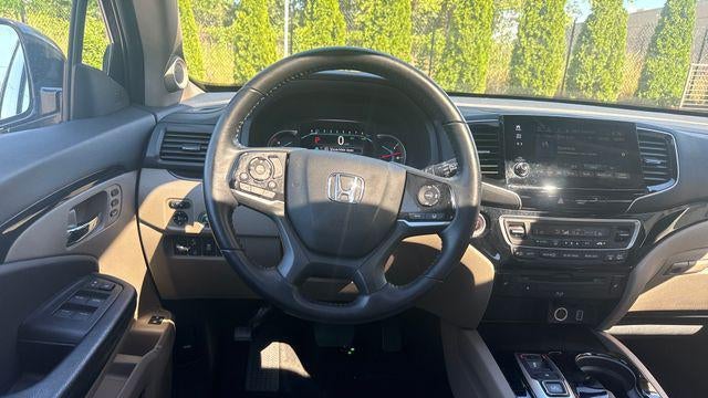 2019 Honda Pilot Touring w/Rear Captain's Chairs
