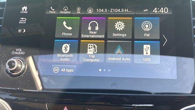 2019 Honda Pilot Touring w/Rear Captain's Chairs