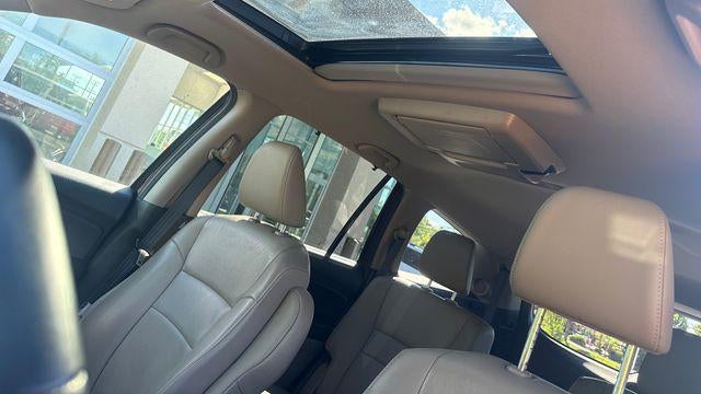 2019 Honda Pilot Touring w/Rear Captain's Chairs