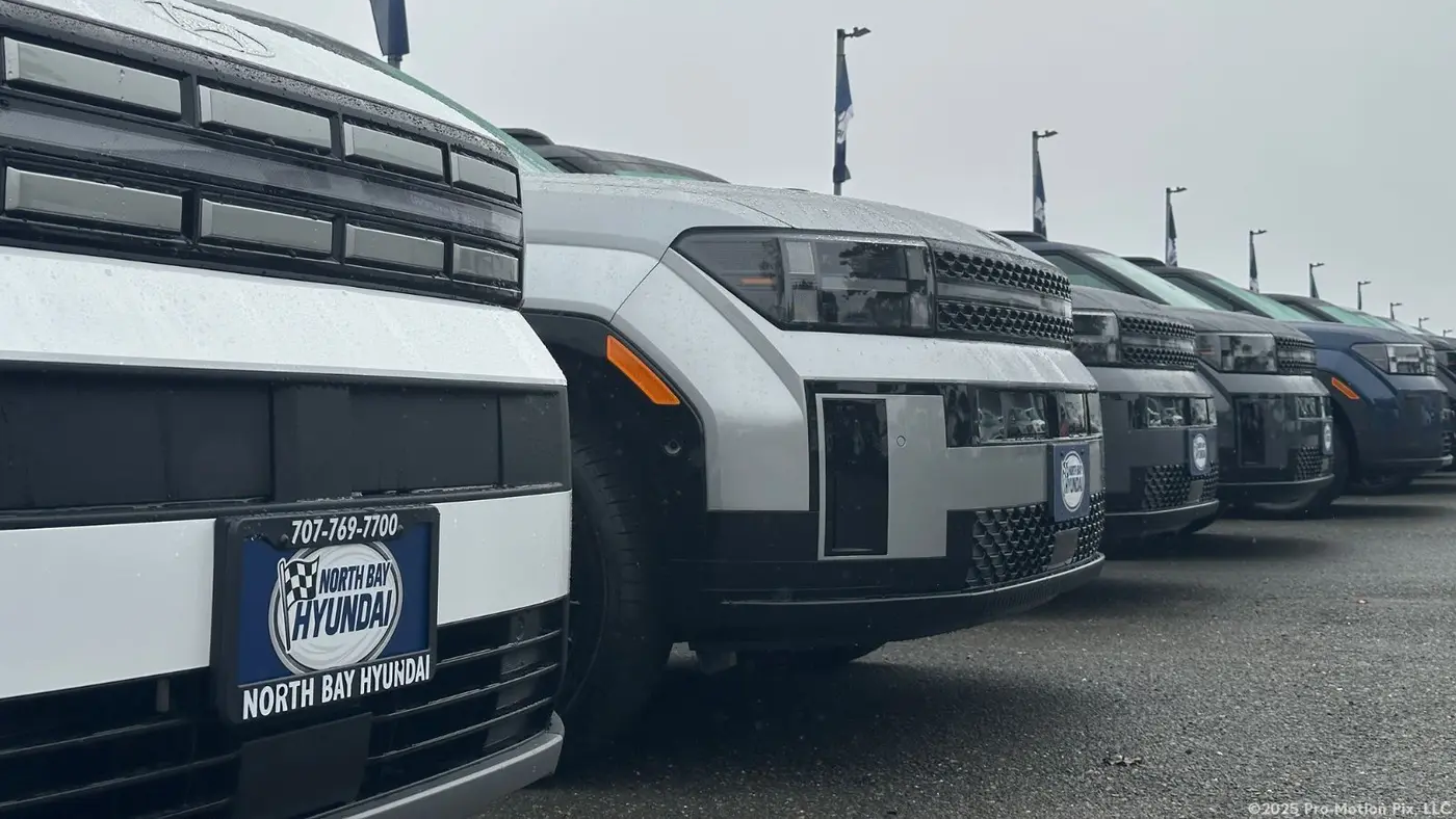 2019 Honda Pilot Touring w/Rear Captain's Chairs