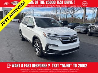 2022 Honda Pilot with Platinum White Pearl Exterior