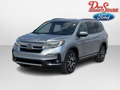 2019 Honda Pilot AWD Touring 4DR SUV W/REAR Captain's Chairs