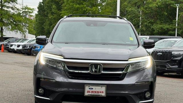 2019 Honda Pilot Touring w/Rear Captain's Chairs