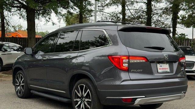 2019 Honda Pilot Touring w/Rear Captain's Chairs