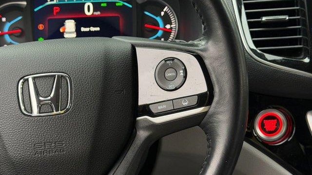 2019 Honda Pilot Touring w/Rear Captain's Chairs