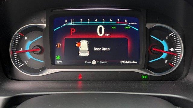 2019 Honda Pilot Touring w/Rear Captain's Chairs