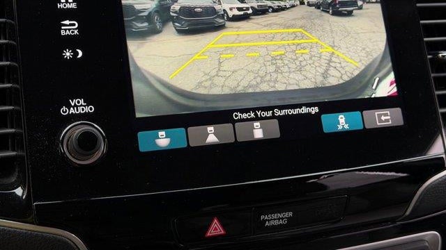 2019 Honda Pilot Touring w/Rear Captain's Chairs