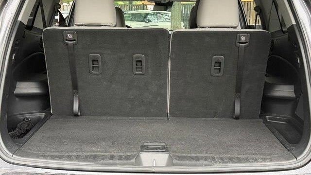 2019 Honda Pilot Touring w/Rear Captain's Chairs