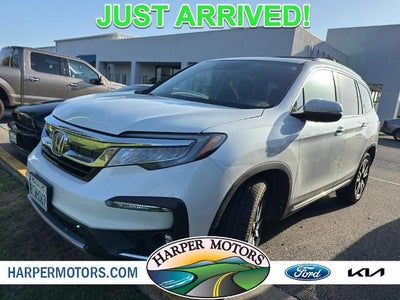2020 Honda Pilot AWD Touring 4DR SUV W/REAR Captain's Chairs