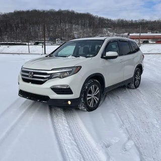 2017 Honda Pilot with White Diamond Pearl Exterior