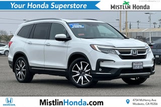 2020 Honda Pilot with Platinum White Pearl Exterior