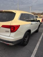 2017 Pilot Thumbnail 5