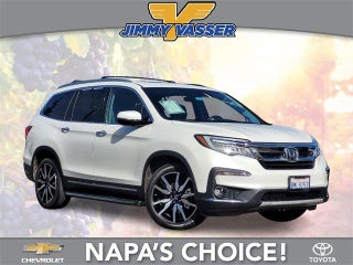 2020 Honda Pilot with Platinum White Pearl Exterior