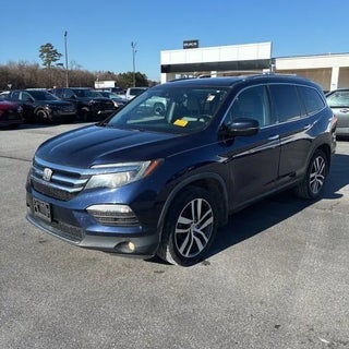 2018 Honda Pilot with Obsidian Blue Pearl Exterior