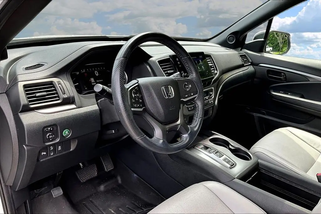 2023 Honda Passport - $30,750