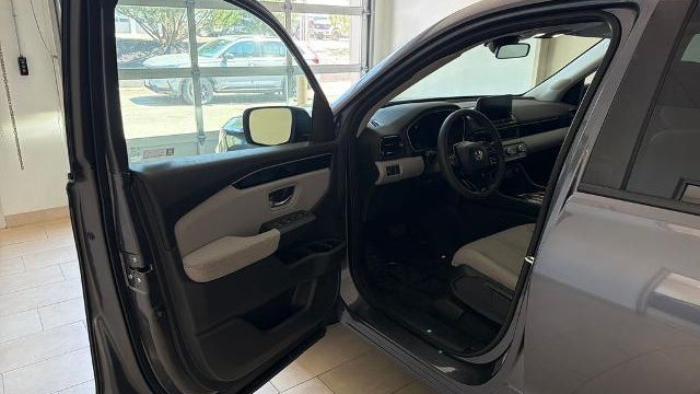 2023 Honda Pilot LX